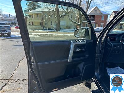 2016 Toyota 4Runner Limited   - Photo 9 - Richmond, IN 47374