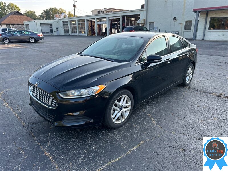 2016 Ford Fusion SE   - Photo 1 - Richmond, IN 47374