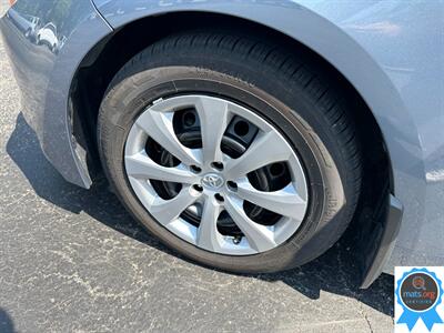 2023 Toyota Corolla LE   - Photo 6 - Richmond, IN 47374