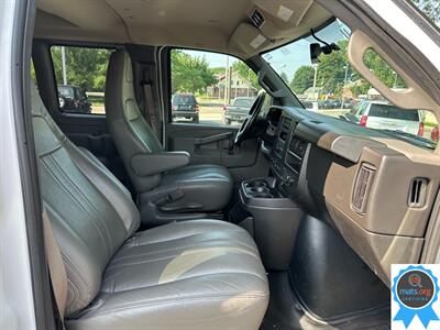 2023 Chevrolet Express LS 3500   - Photo 10 - Richmond, IN 47374