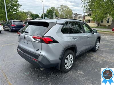 2020 Toyota RAV4 LE   - Photo 3 - Richmond, IN 47374