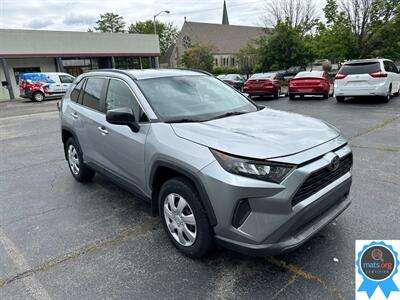 2020 Toyota RAV4 LE   - Photo 2 - Richmond, IN 47374