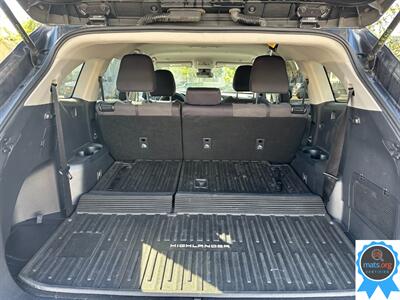 2023 Toyota Highlander L   - Photo 5 - Richmond, IN 47374