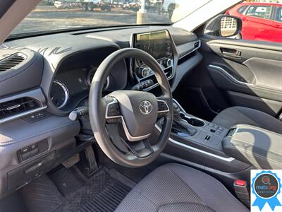 2023 Toyota Highlander L   - Photo 10 - Richmond, IN 47374