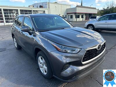 2023 Toyota Highlander L   - Photo 2 - Richmond, IN 47374