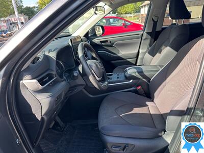 2023 Toyota Highlander L   - Photo 9 - Richmond, IN 47374