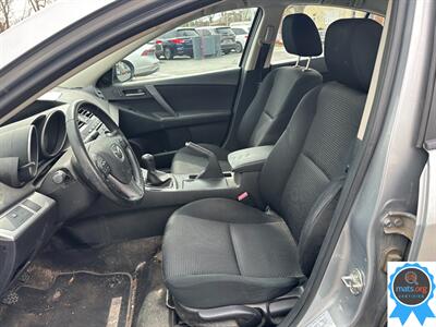 2012 Mazda Mazda3 i Touring   - Photo 5 - Richmond, IN 47374