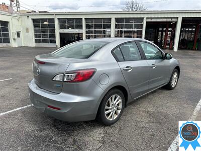 2012 Mazda Mazda3 i Touring   - Photo 3 - Richmond, IN 47374