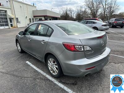 2012 Mazda Mazda3 i Touring   - Photo 4 - Richmond, IN 47374