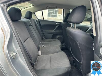 2012 Mazda Mazda3 i Touring   - Photo 9 - Richmond, IN 47374