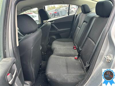 2012 Mazda Mazda3 i Touring   - Photo 8 - Richmond, IN 47374