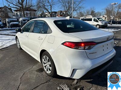 2021 Toyota Corolla LE   - Photo 4 - Richmond, IN 47374