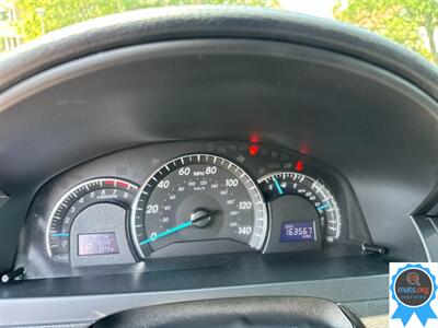 2012 Toyota Camry XLE V6   - Photo 12 - Richmond, IN 47374