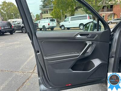 2021 Volkswagen Tiguan SE 4Motion   - Photo 5 - Richmond, IN 47374