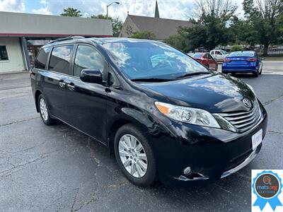 2015 Toyota Sienna XLE 7-Passenger   - Photo 2 - Richmond, IN 47374