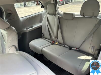 2015 Toyota Sienna XLE 7-Passenger   - Photo 12 - Richmond, IN 47374