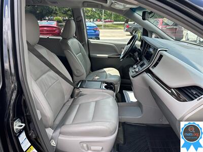 2015 Toyota Sienna XLE 7-Passenger   - Photo 13 - Richmond, IN 47374
