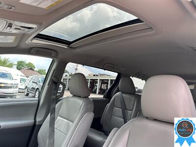 2015 Toyota Sienna XLE 7-Passenger   - Photo 18 - Richmond, IN 47374