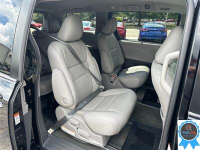2015 Toyota Sienna XLE 7-Passenger   - Photo 14 - Richmond, IN 47374