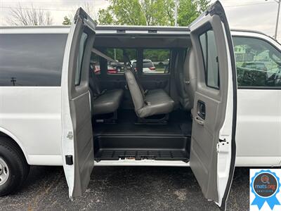 2021 Chevrolet Express LS 3500   - Photo 10 - Richmond, IN 47374