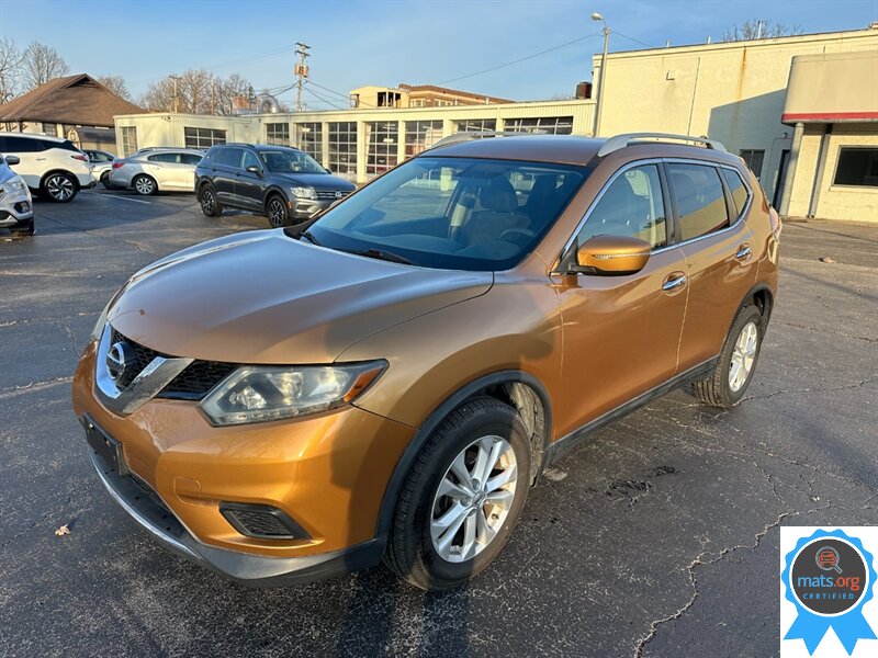 2014 Nissan Rogue SV's photo