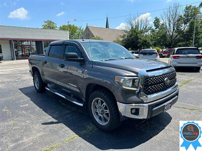 2018 Toyota Tundra SR5 RWD   - Photo 2 - Richmond, IN 47374