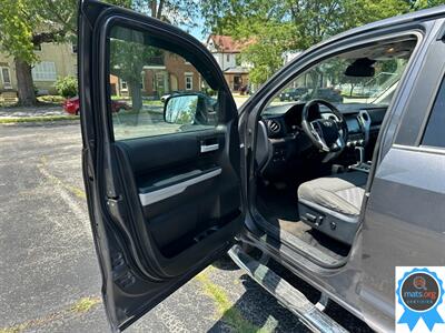 2018 Toyota Tundra SR5 RWD   - Photo 6 - Richmond, IN 47374