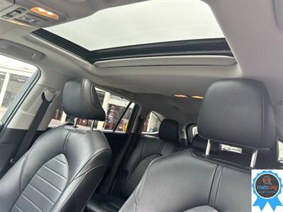 2022 Toyota Highlander XLE - Photo 9 - Richmond, IN 47374
