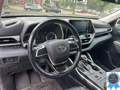 2022 Toyota Highlander XLE - Photo 5 - Richmond, IN 47374