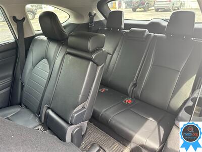 2022 Toyota Highlander XLE - Photo 8 - Richmond, IN 47374