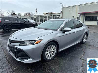 2019 Toyota Camry LE   - Photo 1 - Richmond, IN 47374