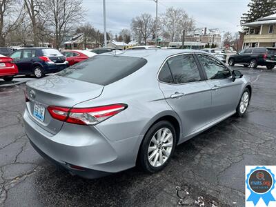 2019 Toyota Camry LE   - Photo 2 - Richmond, IN 47374