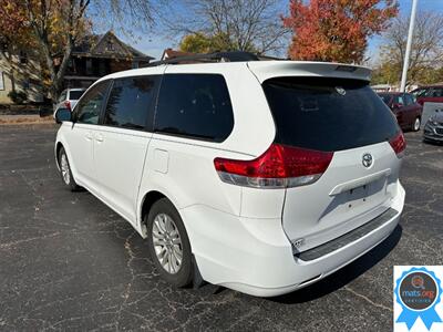 2013 Toyota Sienna XLE 8-Passenger   - Photo 4 - Richmond, IN 47374