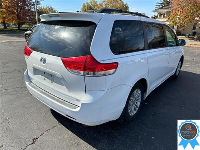 2013 Toyota Sienna XLE 8-Passenger   - Photo 3 - Richmond, IN 47374