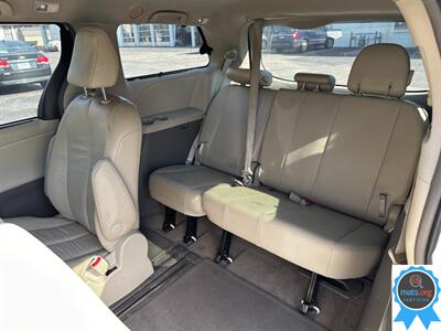 2013 Toyota Sienna XLE 8-Passenger   - Photo 10 - Richmond, IN 47374