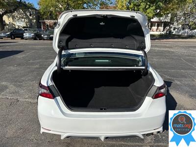 2022 Toyota Camry SE   - Photo 5 - Richmond, IN 47374