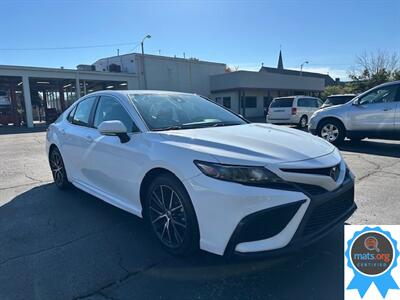 2022 Toyota Camry SE   - Photo 2 - Richmond, IN 47374