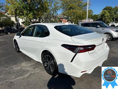 2022 Toyota Camry SE   - Photo 4 - Richmond, IN 47374