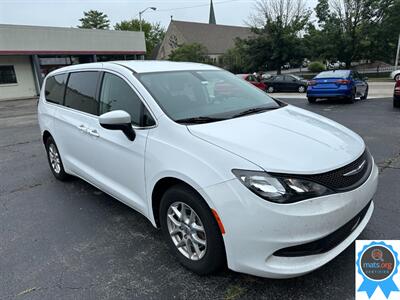 2022 Chrysler Voyager LX   - Photo 2 - Richmond, IN 47374