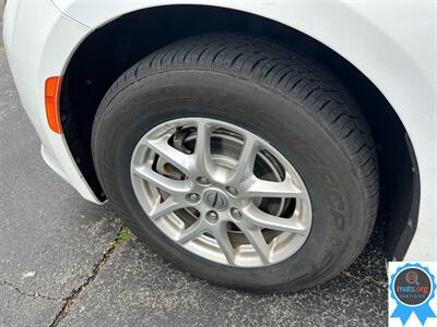 2022 Chrysler Voyager LX   - Photo 6 - Richmond, IN 47374