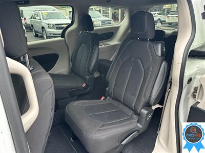 2022 Chrysler Voyager LX   - Photo 9 - Richmond, IN 47374