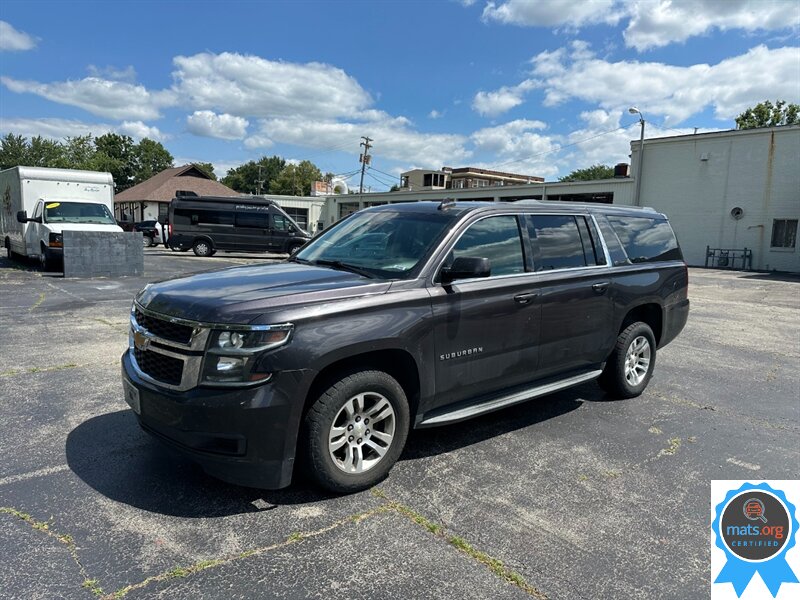 2016 Chevrolet Suburban LT   - Photo 1 - Richmond, IN 47374