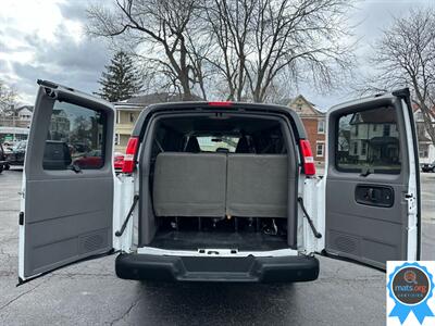 2022 Chevrolet Express LS 3500   - Photo 5 - Richmond, IN 47374