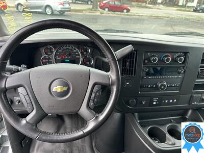 2022 Chevrolet Express LS 3500   - Photo 12 - Richmond, IN 47374