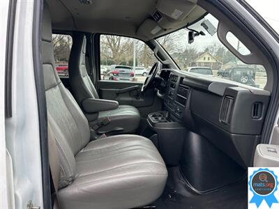 2022 Chevrolet Express LS 3500   - Photo 9 - Richmond, IN 47374