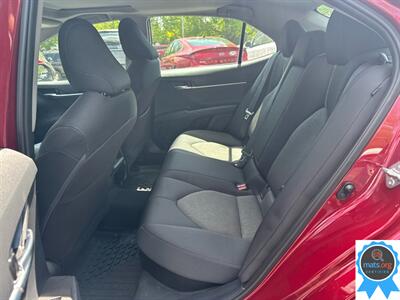 2022 Toyota Camry Hybrid LE - Photo 7 - Richmond, IN 47374