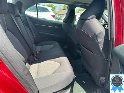 2022 Toyota Camry Hybrid LE - Photo 9 - Richmond, IN 47374