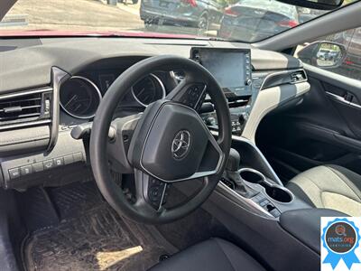 2022 Toyota Camry Hybrid LE - Photo 6 - Richmond, IN 47374