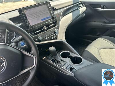 2022 Toyota Camry Hybrid LE - Photo 12 - Richmond, IN 47374