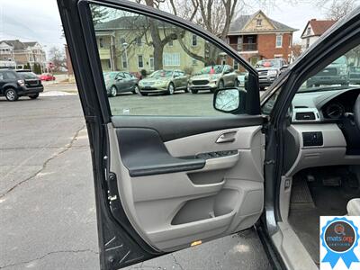 2011 Honda Odyssey LX   - Photo 2 - Richmond, IN 47374